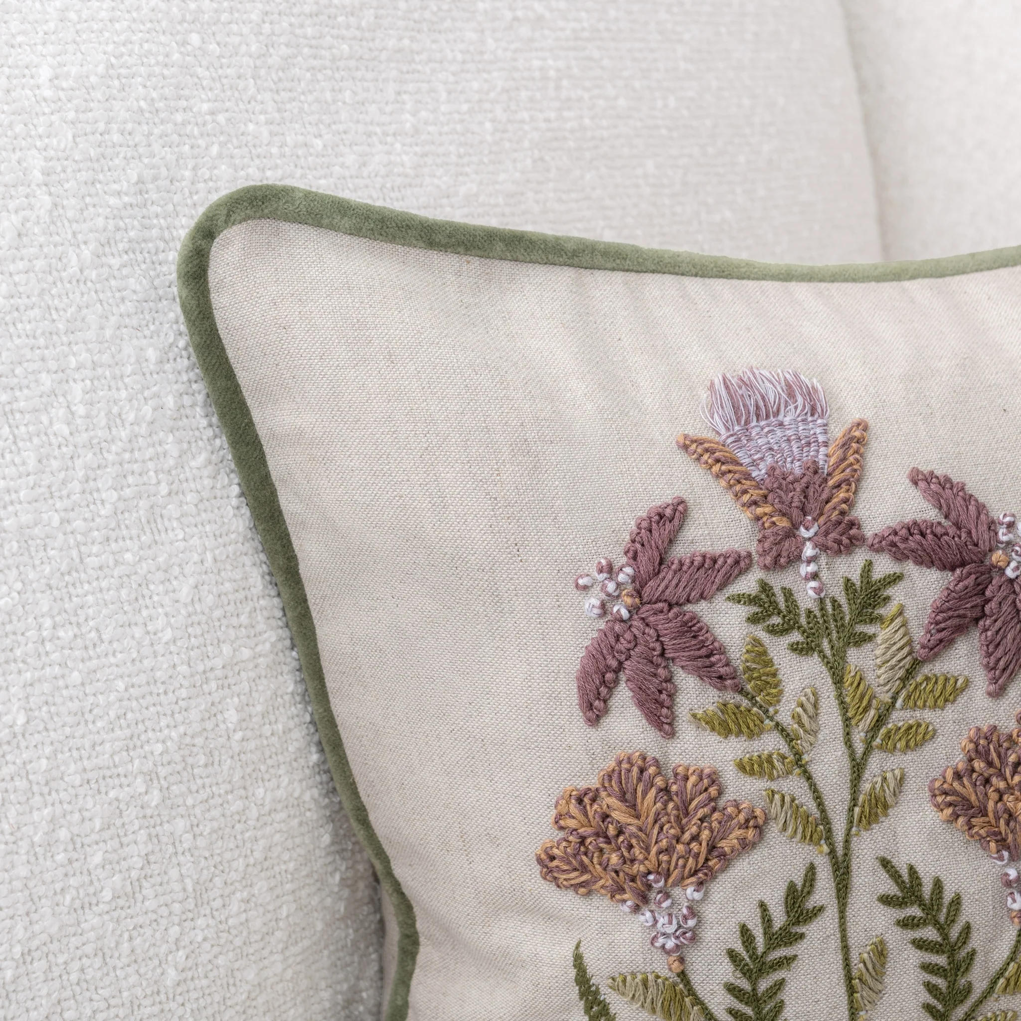 TD Belcourt Floral Multi 14x26 - Olive Green - Image 4