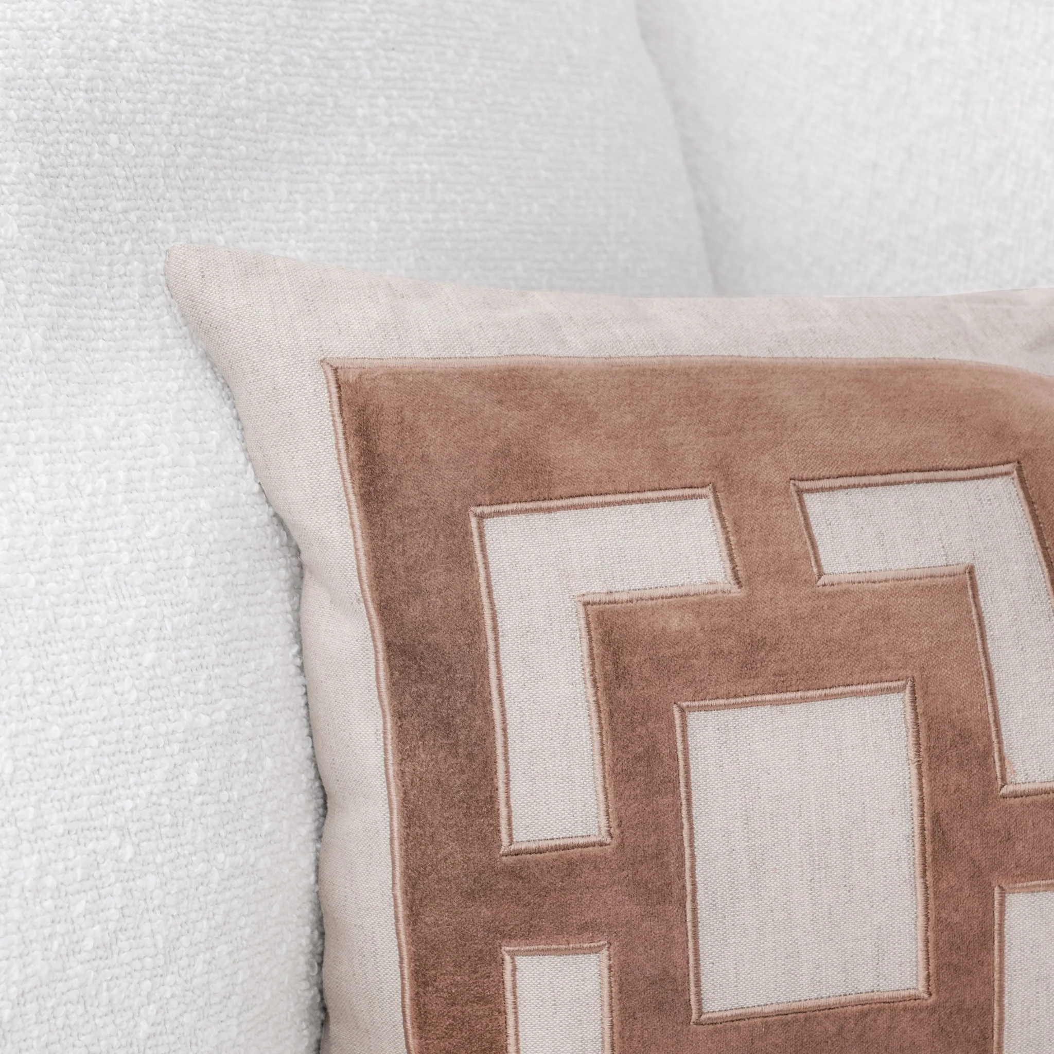 TD Corbin 14x26 - Frothed Brown - Image 4