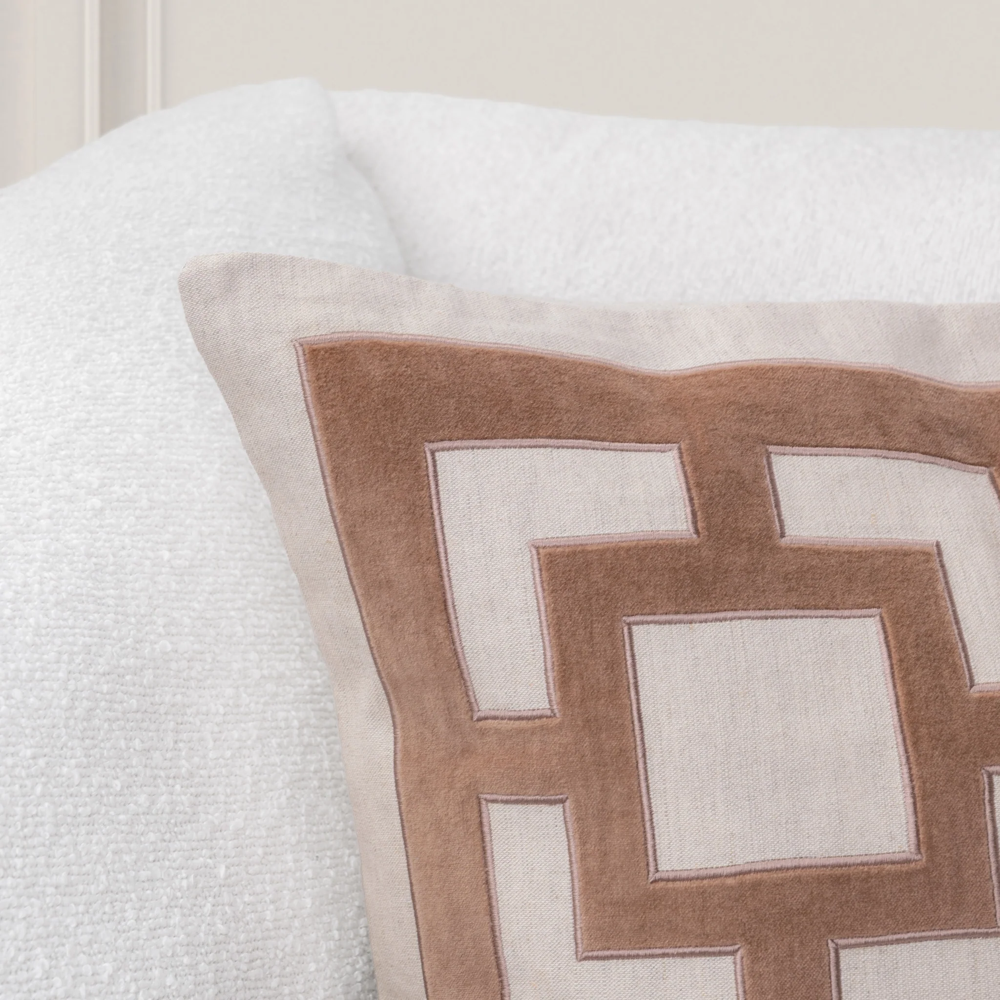 TD Corbin 22x22 - Frothed Brown - Image 4